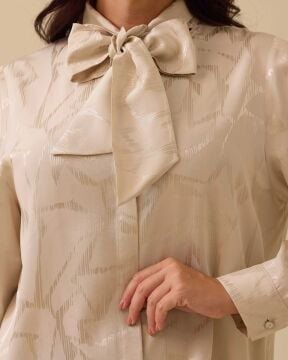 SEÇİL Büyük Beden Fular Yakalı Desenli Jakar Gömlek