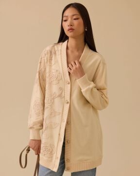 SEÇİL V Yaka Nakışlı Düğmeli Hırka