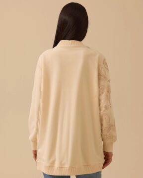 SEÇİL V Yaka Nakışlı Düğmeli Hırka