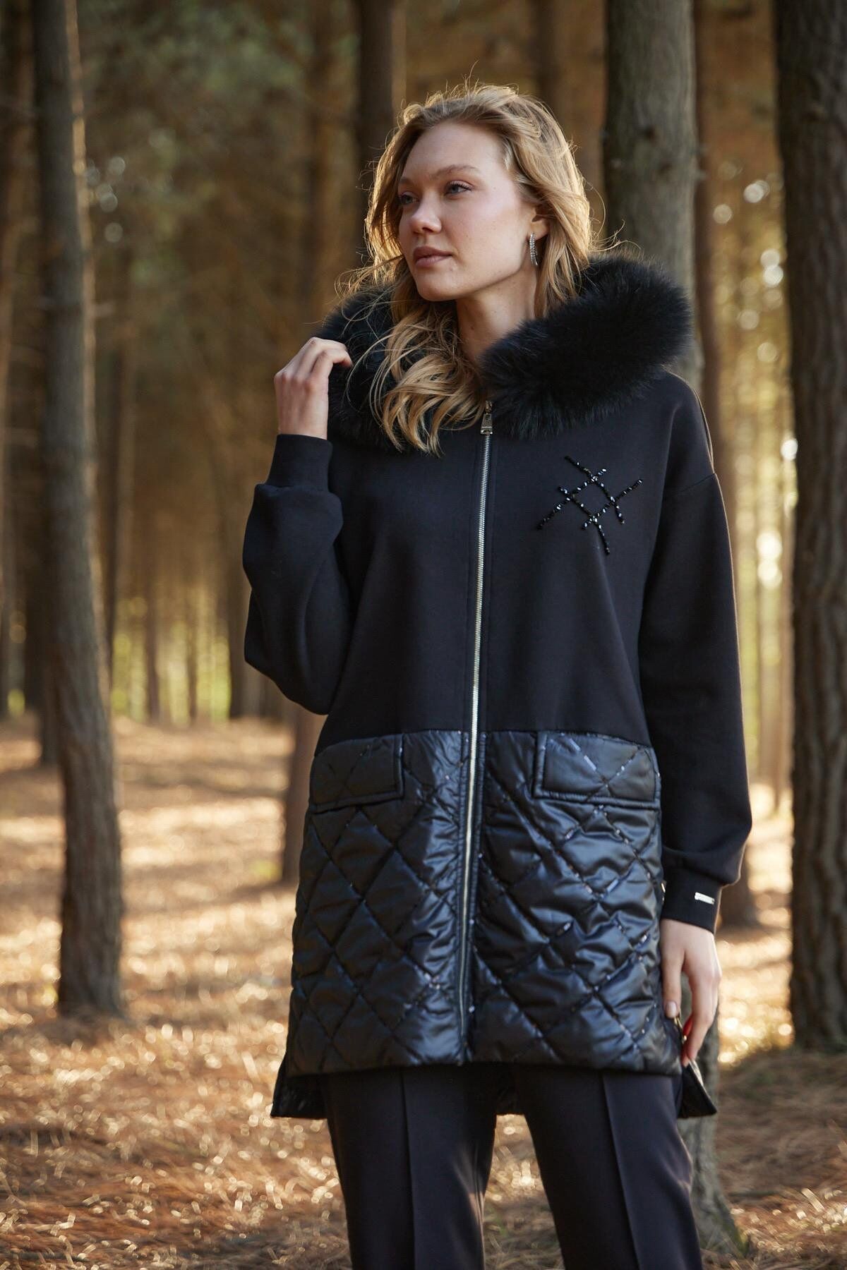 MOODBASİC PUL NAKIŞLI TAŞ İŞLEMELİ KAP