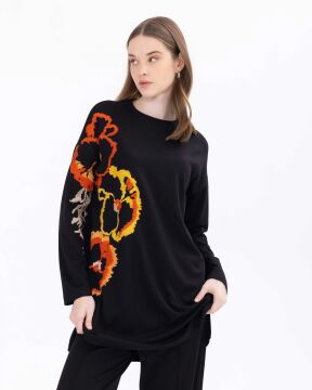 SEÇİL NAKIŞLI GENİŞ KESİM ÖRME TUNİK