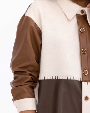 SEÇİL DÜĞMELİ SUNİ DERİ DETAYLI KUMAŞ GEÇİŞLİ CEKET