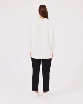 SEÇİL İNCİ DETAYLI AKSESUARLI BASKILI SWEATSHIRT
