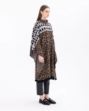 SEÇİL LEOPAR DESENLİ PÜSKÜL DETAYLI OVERSİZE PANÇO