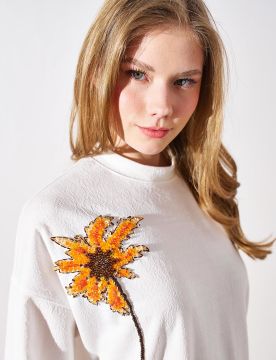 KAYRA Çiçek Aplikeli Dokulu Sweatshirt